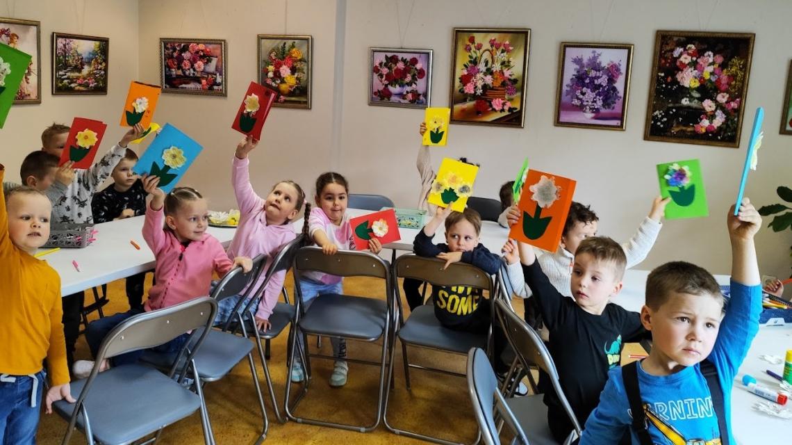 Kūrybinis-edukacinis užsiėmimas „Gėlės mamai“