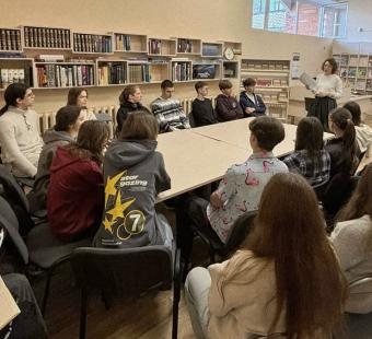 Bibliotekoje vyko edukaciniai renginiai, skirti 9–12 klasių moksleiviams