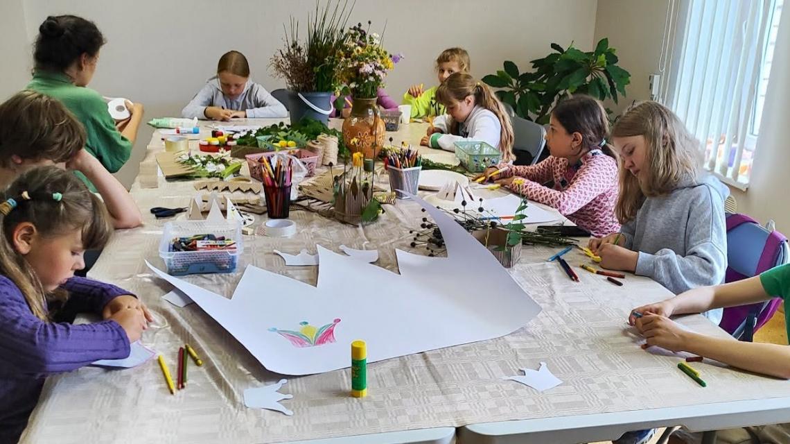 Kūrybinis–edukacinis užsiėmimas „Kuriu karūną Mindaugui“, skirtas Valstybės (Lietuvos karaliaus Mindaugo karūnavimo) dienai paminėti