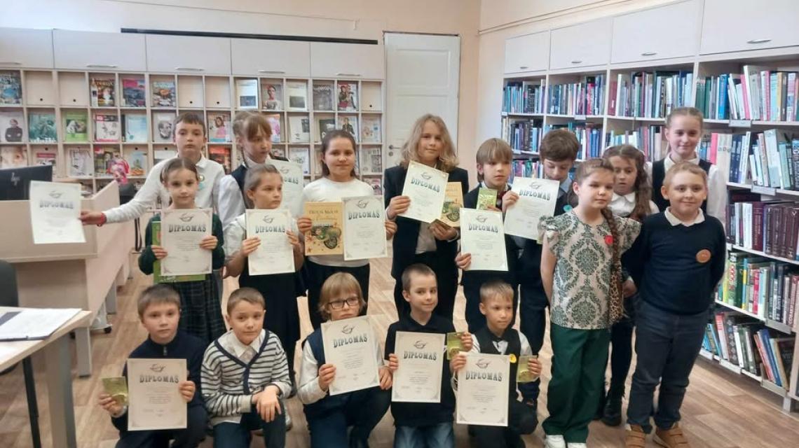 Meninio skaitymo konkursas „Per žalią lauką – žodžio taku“